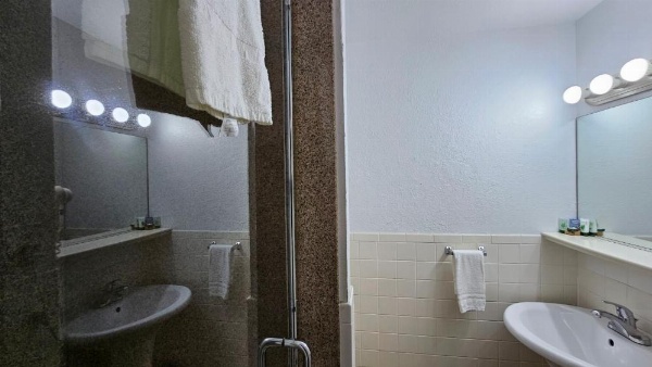 Geary Parkway Motel image 18
